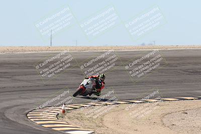 media/Oct-30-2025-Racers Edge (Thu) [[dabbdaf680]]/3-B Group/Session 2 (Bowl Exit)/